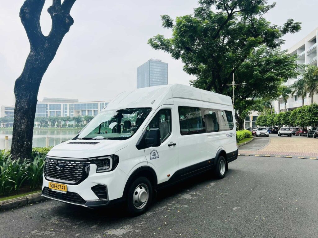Dịch vụ thuê xe 18 chỗ đi Buôn Mê Thuột chất lượng cao của thuexehuydat.com